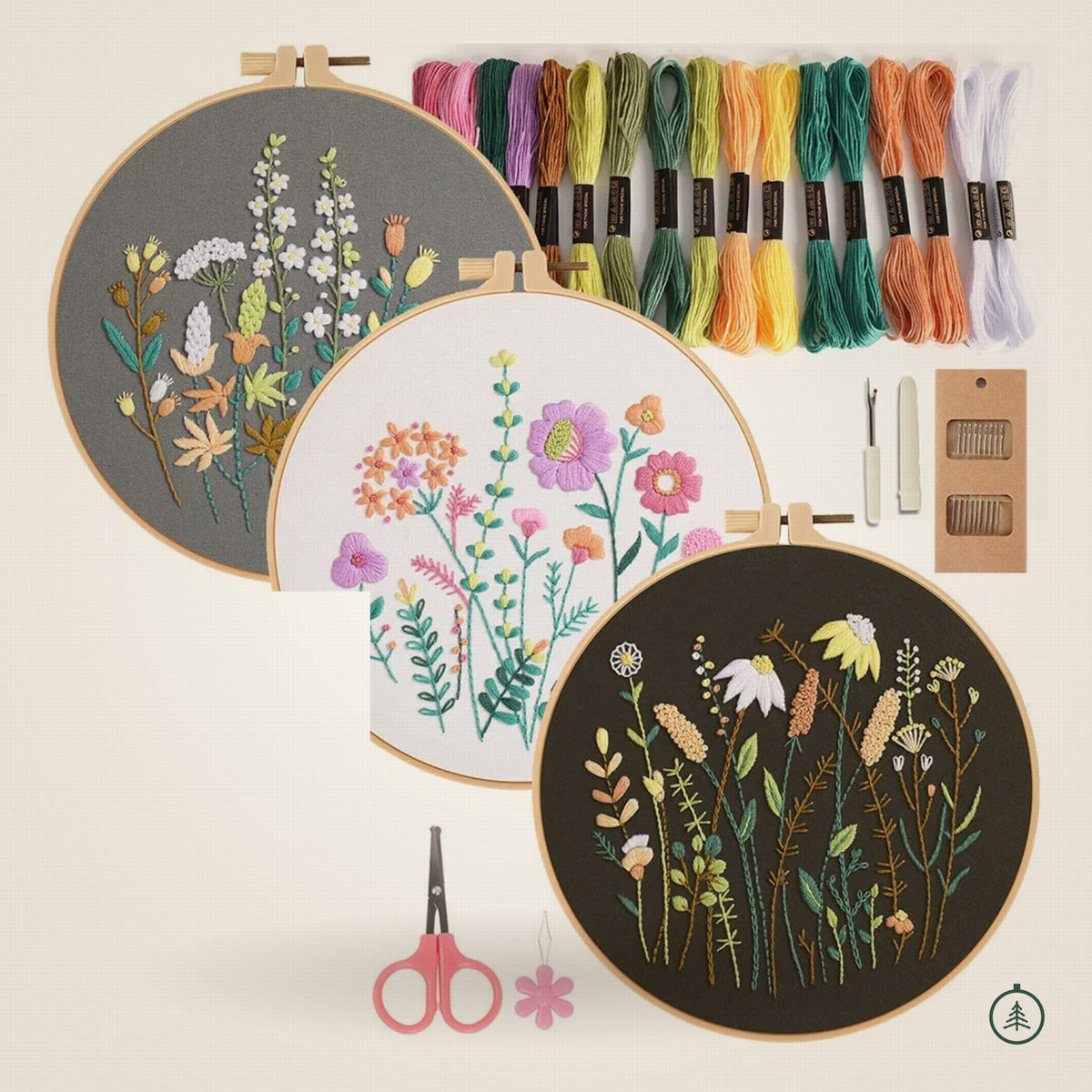 Coffret broderie Fleurs sauvages : 3 motifs fleuris, fils assortis et accessoires
