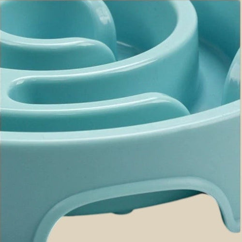Gamelle anti-glouton Mazzed bleue en forme de labyrinthe pour chien, avec base antidérapante pour une digestion lente.